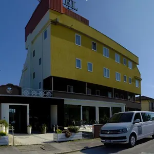 https://ambra-quarto-daltino.hotelslidodijesolo.com