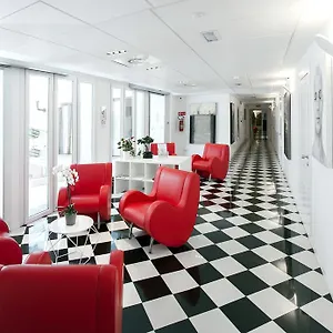 & Urban Padel Aparthotel